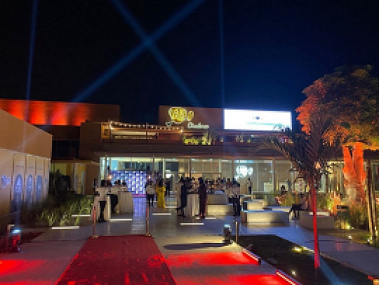 Pathé Dakar : L'un Des Grand Cinéma Pathé En Afrique